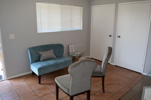 Waiting room at Mikvah Israel